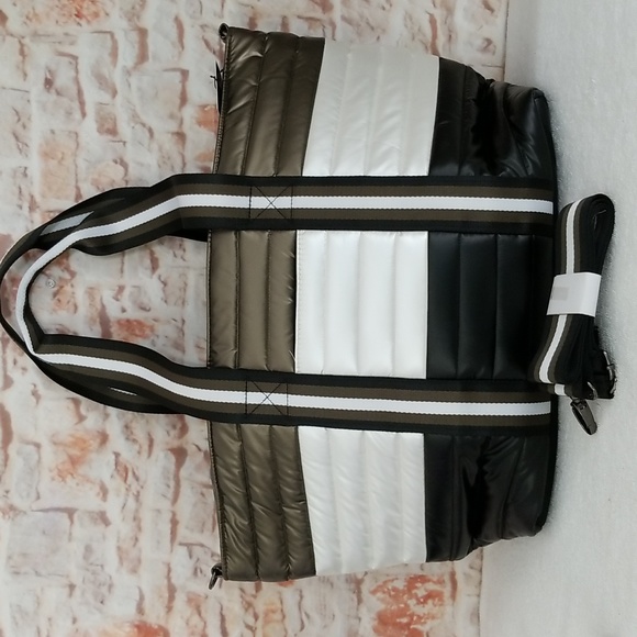 ❣️HP❣️ New Think Royln Wingman Quilted Colorblock Tote - Picture 12 of 12